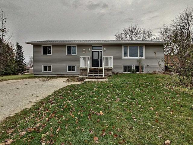 217 John St, House detached with 3 bedrooms, 3 bathrooms and 4 parking in Clearview ON | Image 6