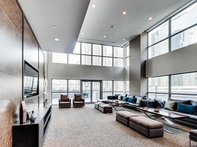 1106 - 386 Yonge St, Condo with 1 bedrooms, 1 bathrooms and 0 parking in Toronto ON | Image 26