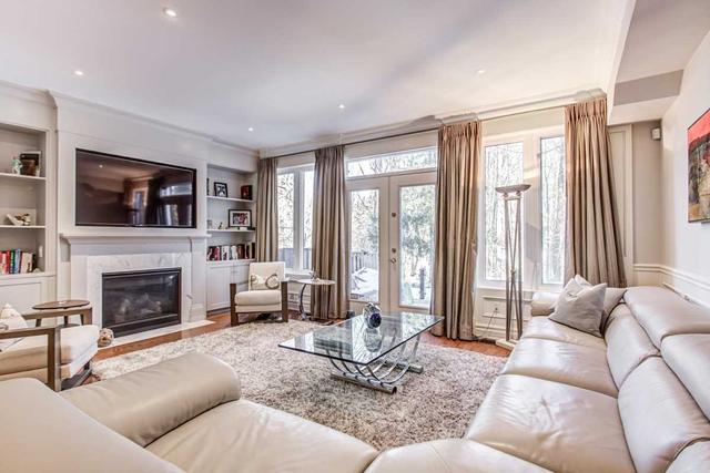 th6 - 217 Roslin Ave, House attached with 4 bedrooms, 5 bathrooms and 2 parking in Toronto ON | Image 3