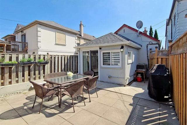 66 Teignmouth Ave, House detached with 2 bedrooms, 2 bathrooms and 2 parking in Toronto ON | Image 26