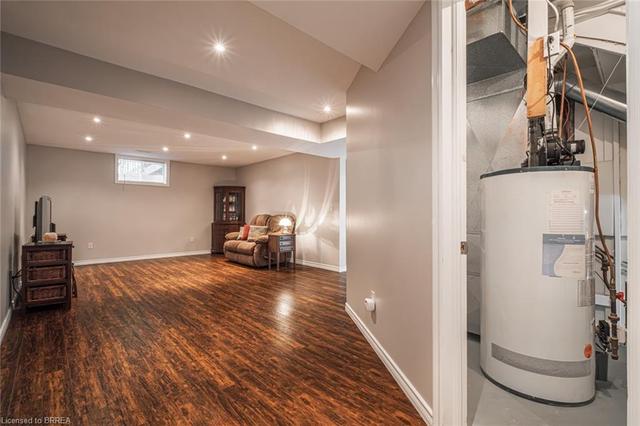 c - 58 Harris Avenue, House attached with 3 bedrooms, 2 bathrooms and 2 parking in Brantford ON | Image 16