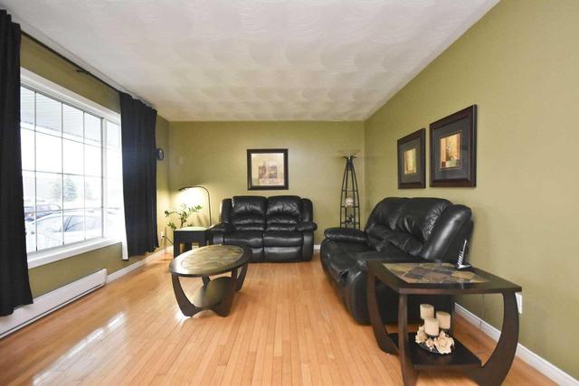 4535 Innes Rd, House detached with 2 bedrooms, 2 bathrooms and 8 parking in Ottawa ON | Image 4