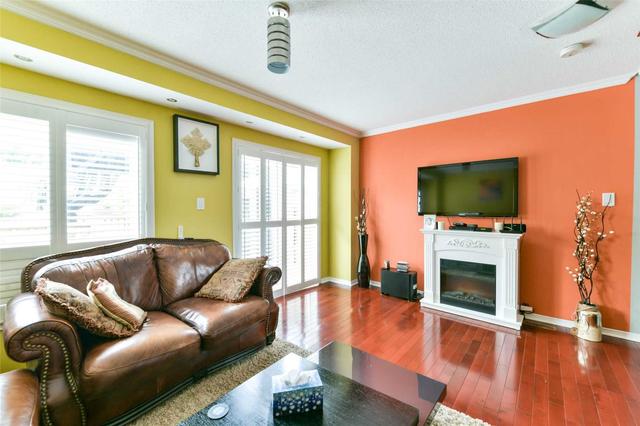 80 Conn Smythe Dr, House attached with 2 bedrooms, 3 bathrooms and 2 parking in Toronto ON | Image 3