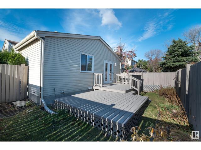 849 Village Dr, House attached with 3 bedrooms, 1 bathrooms and 2 parking in Edmonton AB | Image 29