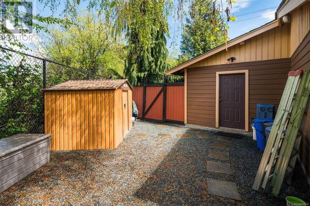 4100 Interurban Rd, House detached with 3 bedrooms, 2 bathrooms and 2 parking in Saanich BC | Image 40