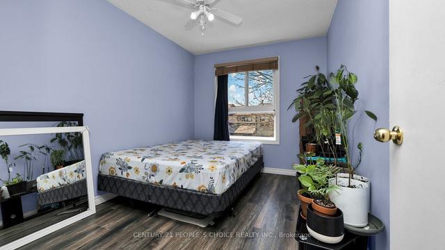 64 Dawson Cres, Townhouse with 3 bedrooms, 3 bathrooms and 2 parking in Brampton ON | Image 17