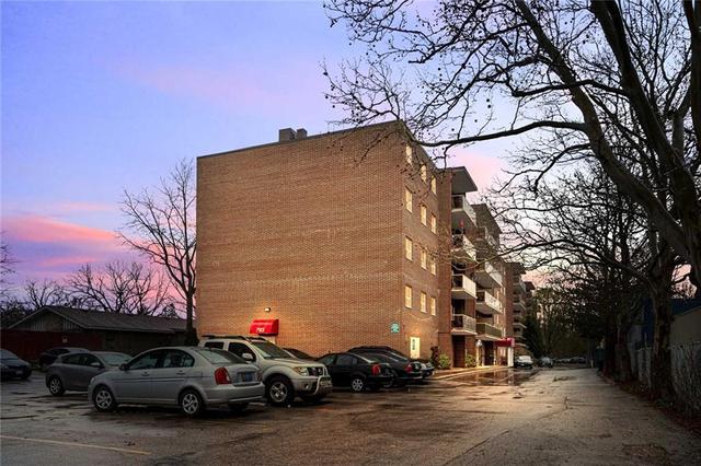 102 - 793 Colborne Street, Condo with 2 bedrooms, 1 bathrooms and 1 parking in Brantford ON | Image 1