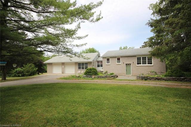1372 Middle Road, House detached with 3 bedrooms, 1 bathrooms and 13 parking in Kingston ON | Image 3