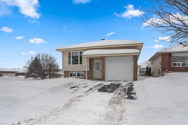 80 Calverley St, House detached with 2 bedrooms, 2 bathrooms and 5 parking in Orillia ON | Image 1