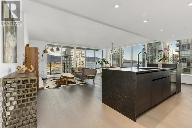 130x - 620 Cardero Street, Condo with 2 bedrooms, 2 bathrooms and 2 parking in Vancouver BC | Image 4