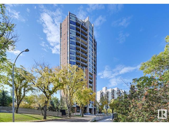 1900 - 10035 Saskatchewan Dr Nw, Condo with 3 bedrooms, 4 bathrooms and 5 parking in Edmonton AB | Image 4