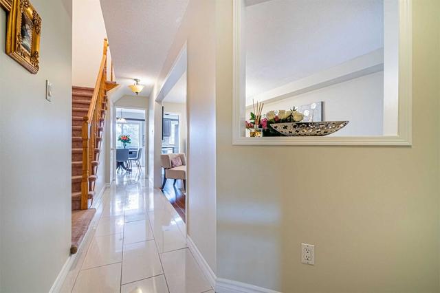 129 Parktree Dr, House attached with 3 bedrooms, 3 bathrooms and 4 parking in Vaughan ON | Image 34