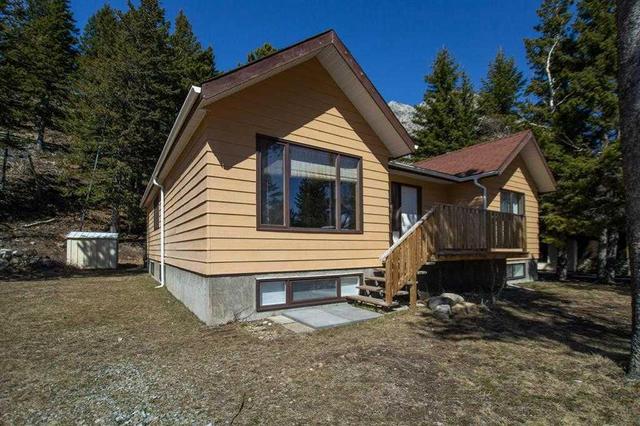 212 Evergreen Avenue, House detached with 3 bedrooms, 3 bathrooms and 4 parking in Improvement District No.  4 Waterton AB | Image 3
