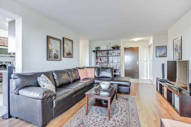 1806 - 35 Hollywood Ave, Condo with 2 bedrooms, 2 bathrooms and 1 parking in Toronto ON | Image 9