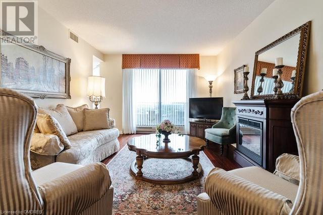1903 Pilgrims Way Unit# 803, Condo with 2 bedrooms, 2 bathrooms and 1 parking in Oakville ON | Image 13