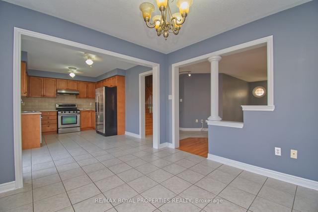 133 Baycliffe Dr, House detached with 4 bedrooms, 3 bathrooms and 4 parking in Whitby ON | Image 7