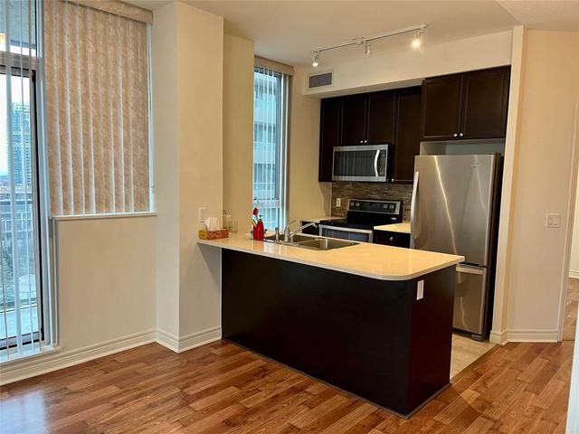 1105 - 339 Rathburn Rd W, Condo with 2 bedrooms, 2 bathrooms and 1 parking in Mississauga ON | Image 22