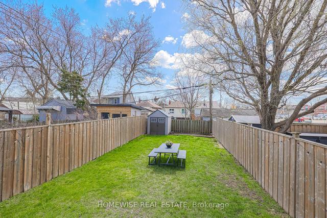 143 Lake Cres, House detached with 2 bedrooms, 2 bathrooms and 1 parking in Toronto ON | Image 20