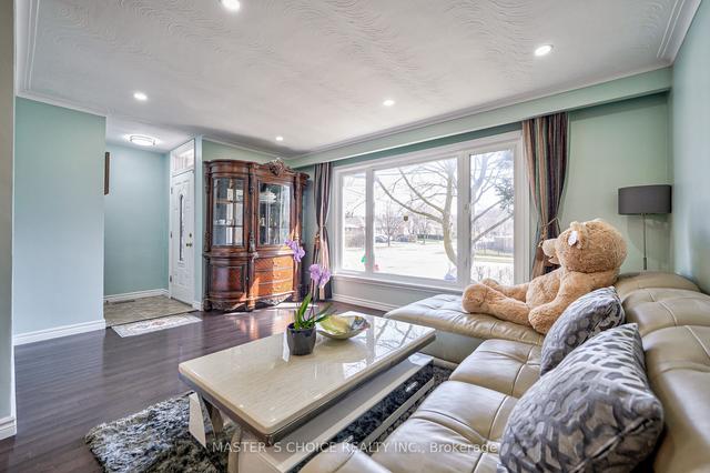 80 Fenside Dr, House semidetached with 3 bedrooms, 3 bathrooms and 4 parking in Toronto ON | Image 36