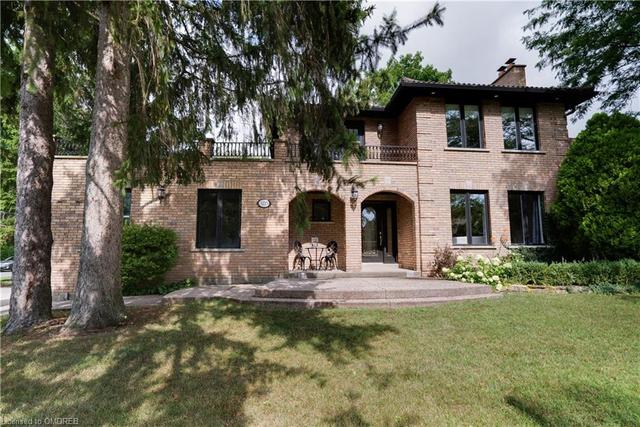 3223 Shoreline Drive, House detached with 4 bedrooms, 3 bathrooms and 4 parking in Oakville ON | Image 2
