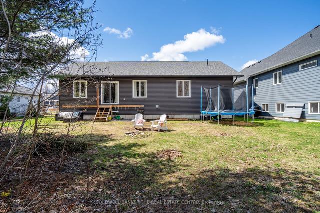 17 Kingbrook Crt, House detached with 3 bedrooms, 2 bathrooms and 6 parking in Gravenhurst ON | Image 28