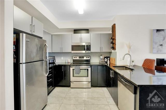 1402 - 242 Rideau Street, Condo with 2 bedrooms, 2 bathrooms and 1 parking in Ottawa ON | Image 3