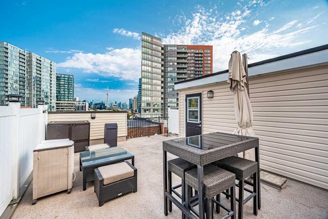 215 - 50 Joe Shuster Way, Townhouse with 3 bedrooms, 3 bathrooms and 1 parking in Toronto ON | Image 17