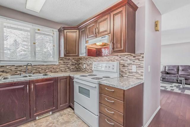40 Falconridge Close Ne, Home with 3 bedrooms, 1 bathrooms and 2 parking in Calgary AB | Image 11