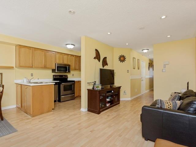 6842 Dillingwood Dr, House attached with 3 bedrooms, 3 bathrooms and 2 parking in Mississauga ON | Image 8