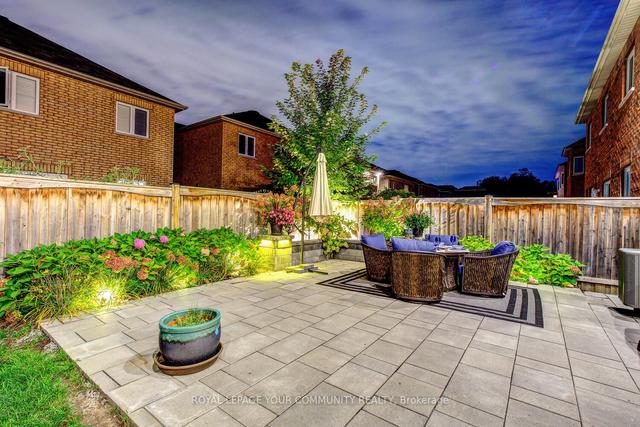 90 Maverick Cres, House detached with 4 bedrooms, 5 bathrooms and 6 parking in Vaughan ON | Image 31