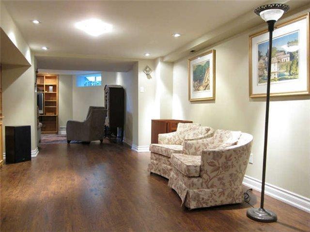 160 Elmwood Ave, House detached with 4 bedrooms, 3 bathrooms and 3 parking in Toronto ON | Image 18