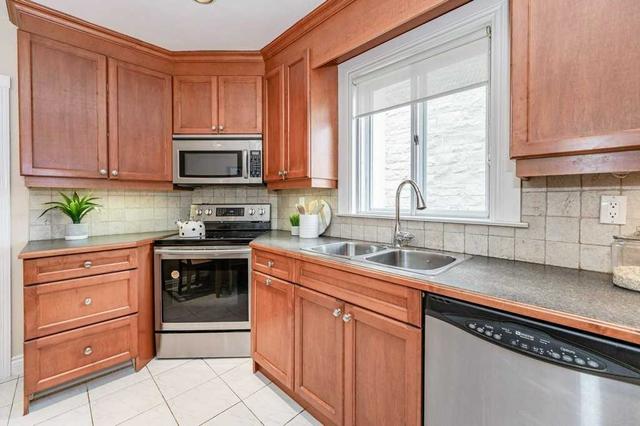 3 Carysfort Rd, House detached with 2 bedrooms, 2 bathrooms and 5 parking in Toronto ON | Image 3