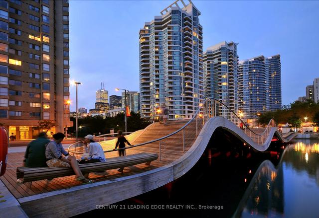1202 - 410 Queens Quay W, Condo with 1 bedrooms, 1 bathrooms and 1 parking in Toronto ON | Image 17