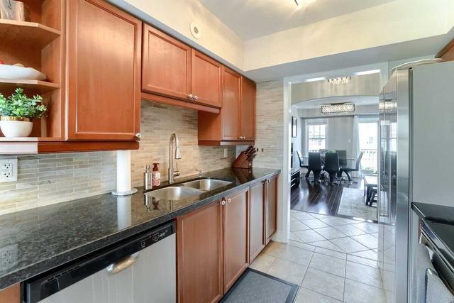 5 - 714 Neighbourhood Circ, Townhouse with 2 bedrooms, 2 bathrooms and 2 parking in Mississauga ON | Image 4