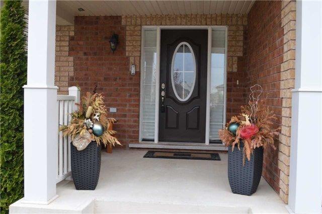944 Dice Way, House detached with 3 bedrooms, 3 bathrooms and 4 parking in Milton ON | Image 2