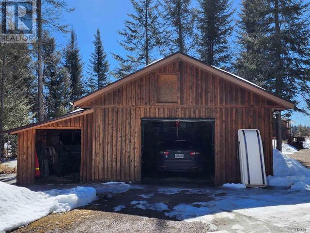 466 Grenfell Rd, House detached with 3 bedrooms, 2 bathrooms and null parking in Timiskaming, Unorganized, West Part ON | Image 3