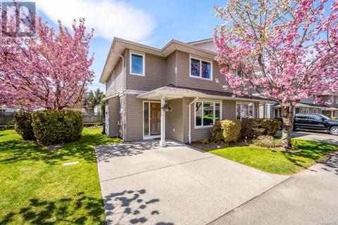 111 - 1500 Cumberland Rd, House attached with 3 bedrooms, 2 bathrooms and 1 parking in Courtenay BC | Card Image