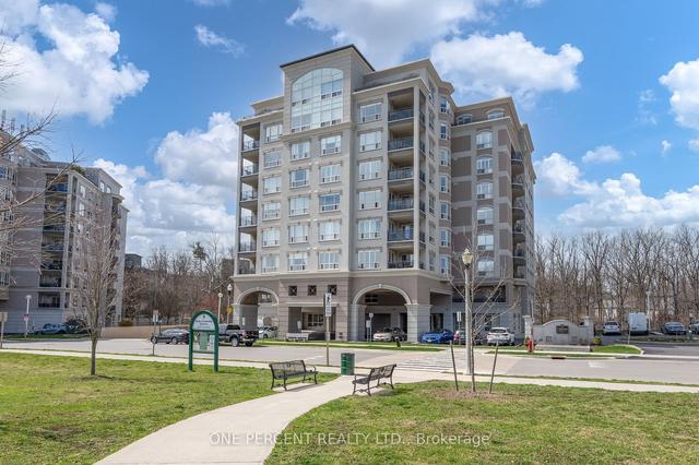 801 - 3000 Creekside Dr, Condo with 2 bedrooms, 2 bathrooms and 1 parking in Hamilton ON | Image 12