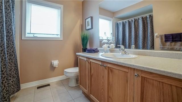 104 Sleepy Hollow Pl, House detached with 4 bedrooms, 4 bathrooms and 2 parking in Whitby ON | Image 11