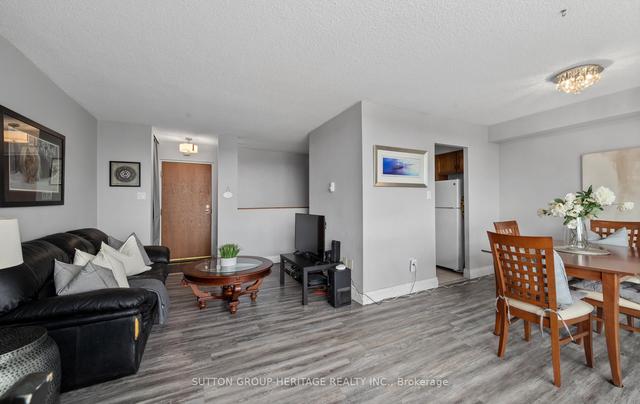 404 - 454 Centre St S, Condo with 2 bedrooms, 1 bathrooms and 1 parking in Oshawa ON | Image 6