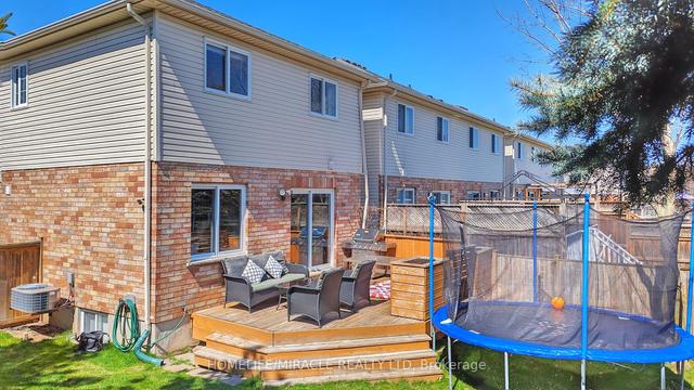 447 Colt St, House attached with 3 bedrooms, 3 bathrooms and 2 parking in Waterloo ON | Image 30