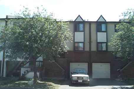 83 - 83 Baronwood Crt, Townhouse with 3 bedrooms, 2 bathrooms and 2 parking in Brampton ON | Image 1