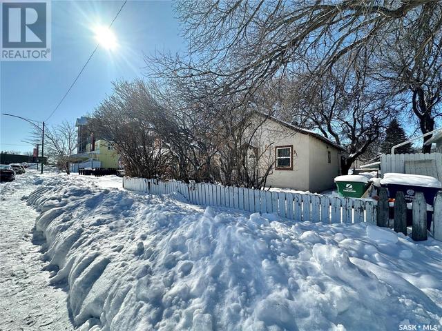 207 K Avenue S, House detached with 2 bedrooms, 1 bathrooms and null parking in Saskatoon SK | Image 4