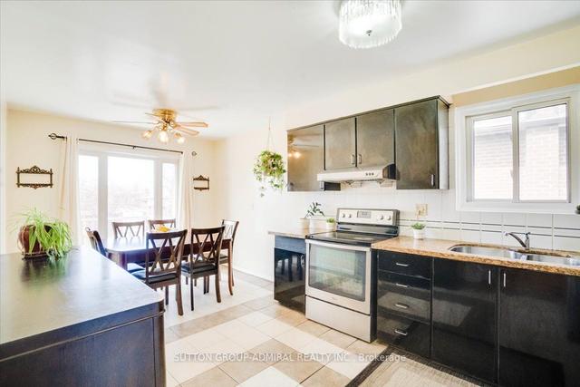 39 Keyworth Tr, House attached with 3 bedrooms, 3 bathrooms and 3 parking in Toronto ON | Image 18