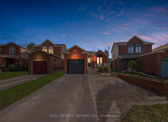 13 Weatherup Cres, House detached with 2 bedrooms, 2 bathrooms and 5 parking in Barrie ON | Image 1
