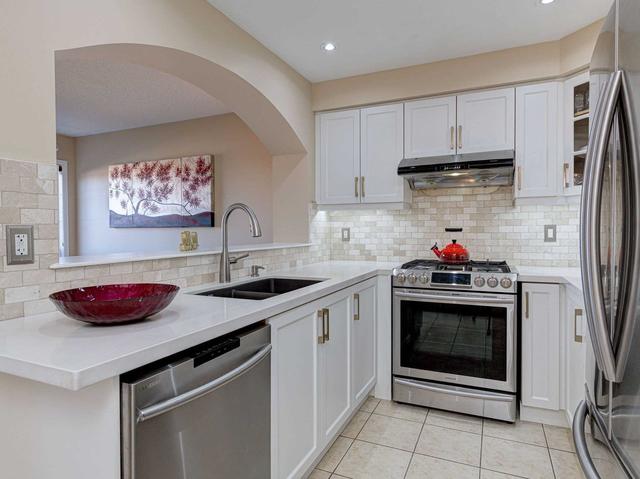 71 Herdwick St, House semidetached with 4 bedrooms, 3 bathrooms and 4 parking in Brampton ON | Image 3