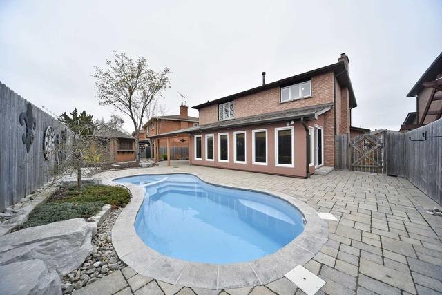 33 St. Ives Crt, House detached with 4 bedrooms, 4 bathrooms and 4 parking in Vaughan ON | Image 28