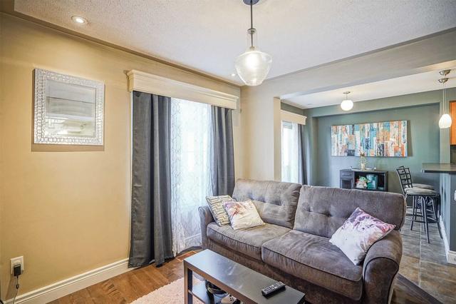 906 Isaac Phillips Way, House semidetached with 3 bedrooms, 3 bathrooms and 3 parking in Newmarket ON | Image 6