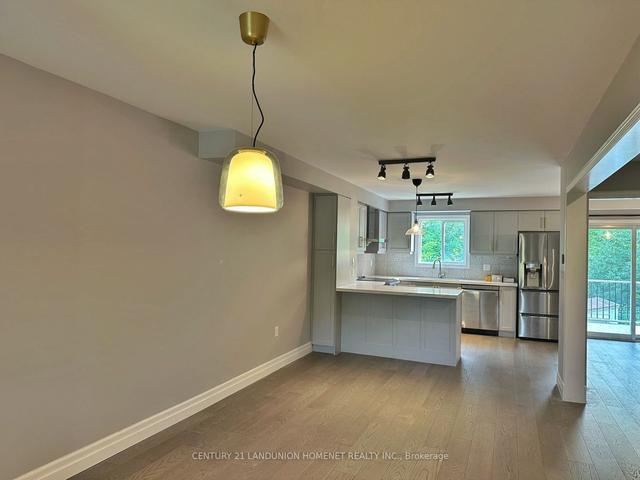 407 Ravineview Way, House attached with 3 bedrooms, 3 bathrooms and 3 parking in Oakville ON | Image 12