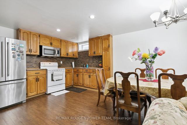 220 London Rd, House detached with 3 bedrooms, 3 bathrooms and 4 parking in Newmarket ON | Image 13